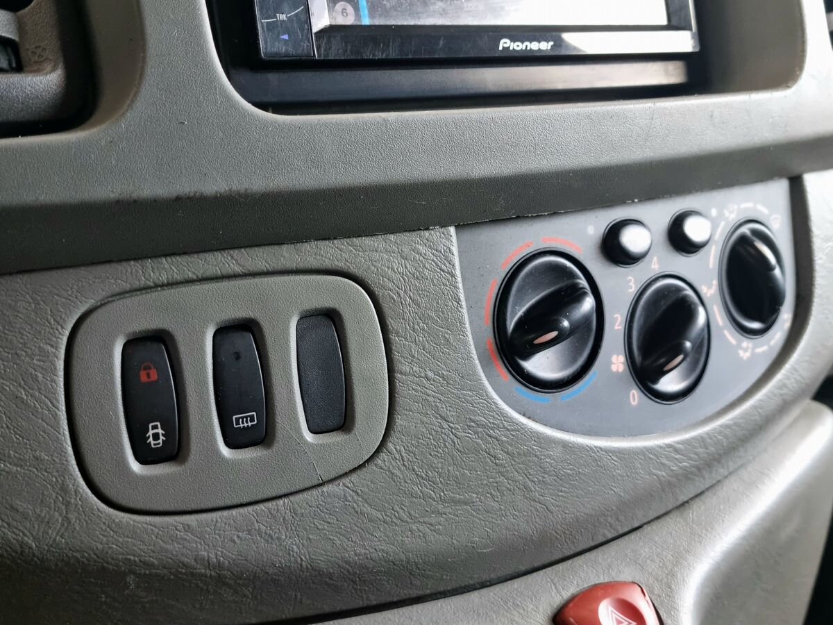 Opel Vivaro 999 2008 г.в., 368 674 км.
