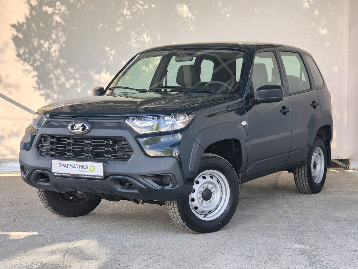 Lada Niva Travel