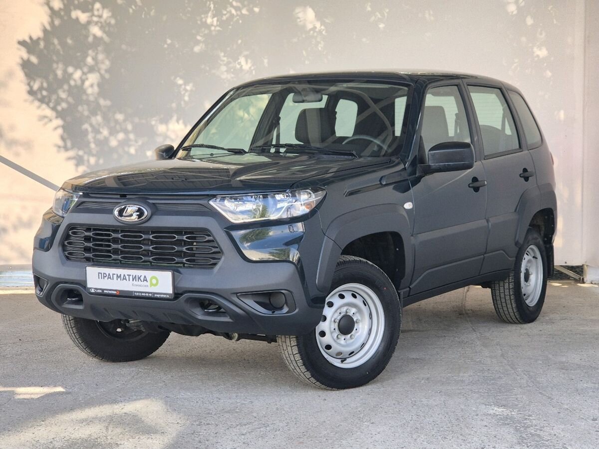 Lada Niva Travel