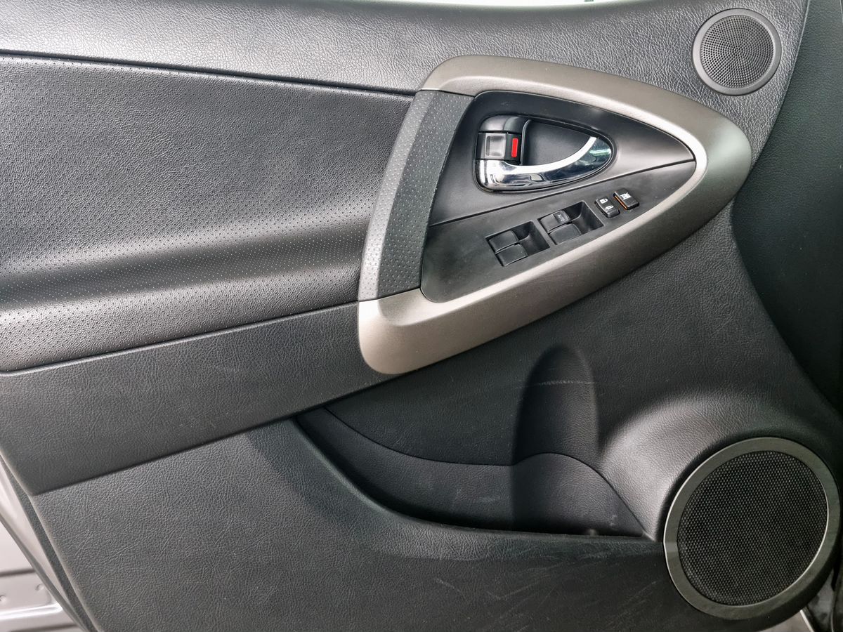 Toyota RAV4 Сол 2010 г.в., 189 000 км.