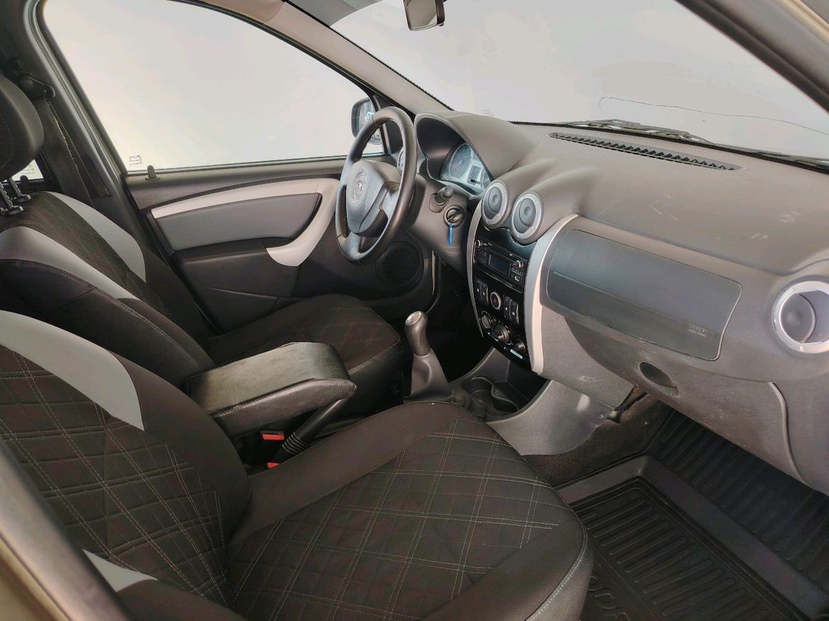 Lada Largus 999 2016 г.в., 175 685 км.