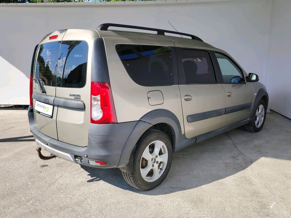 Lada Largus 999 2016 г.в., 175 685 км.