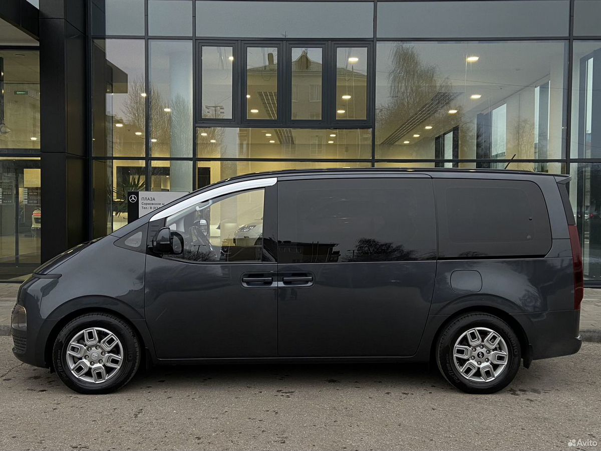 Hyundai Staria