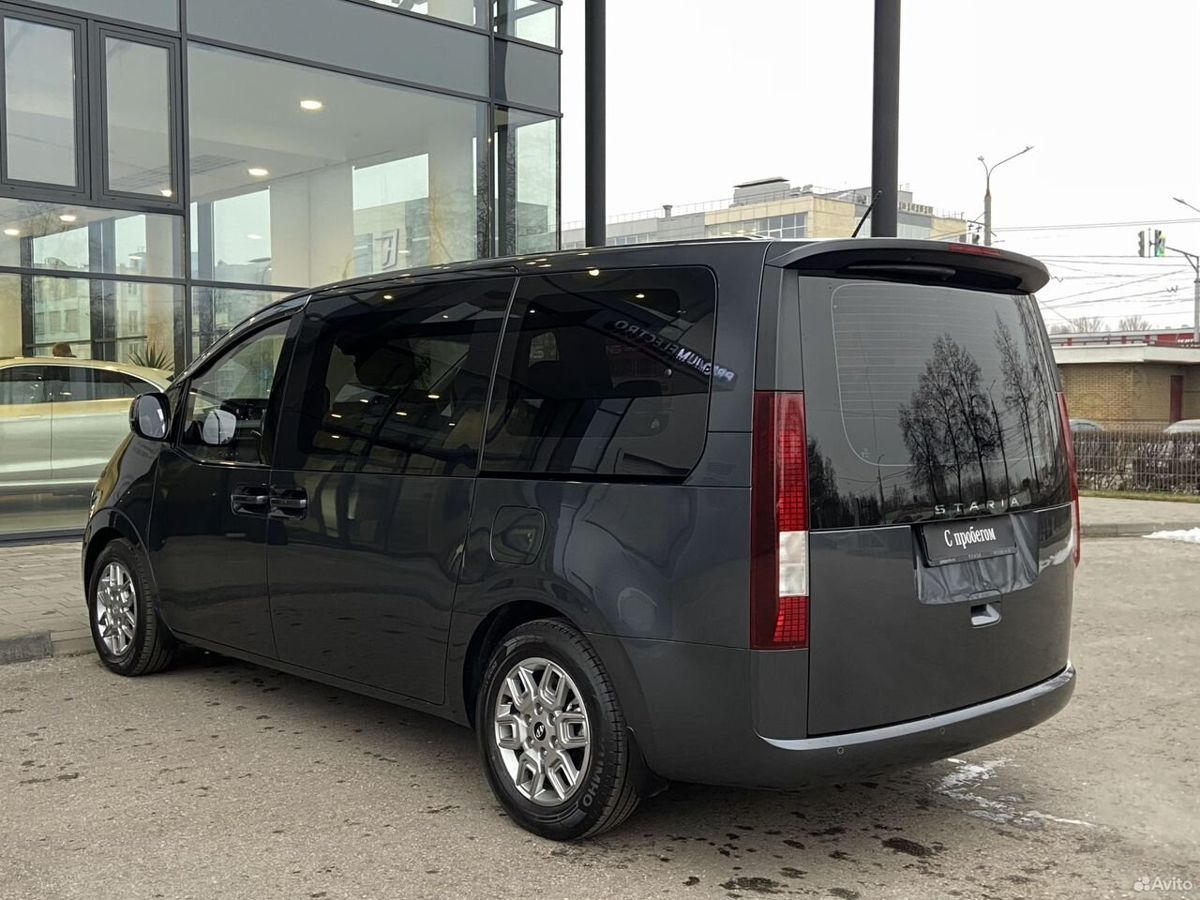 Hyundai Staria