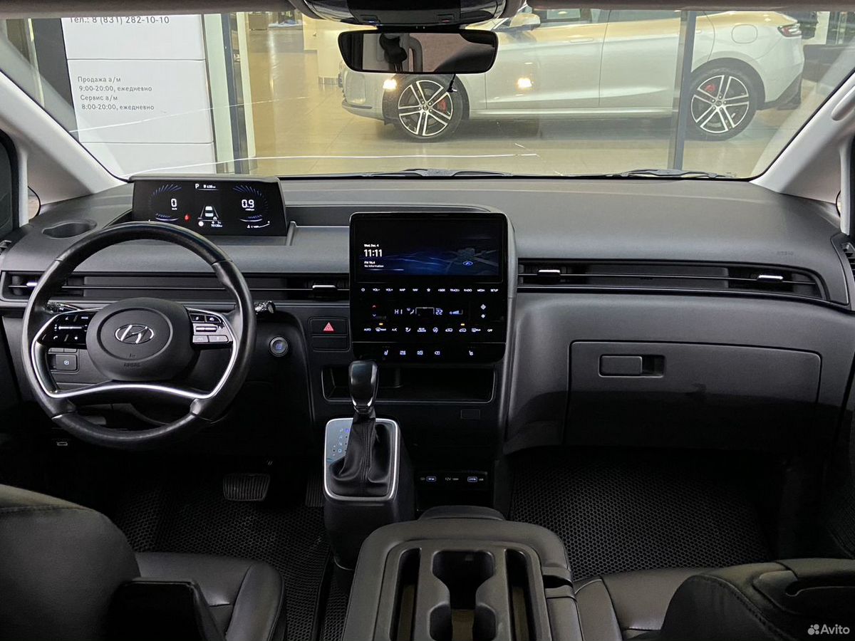 Hyundai Staria