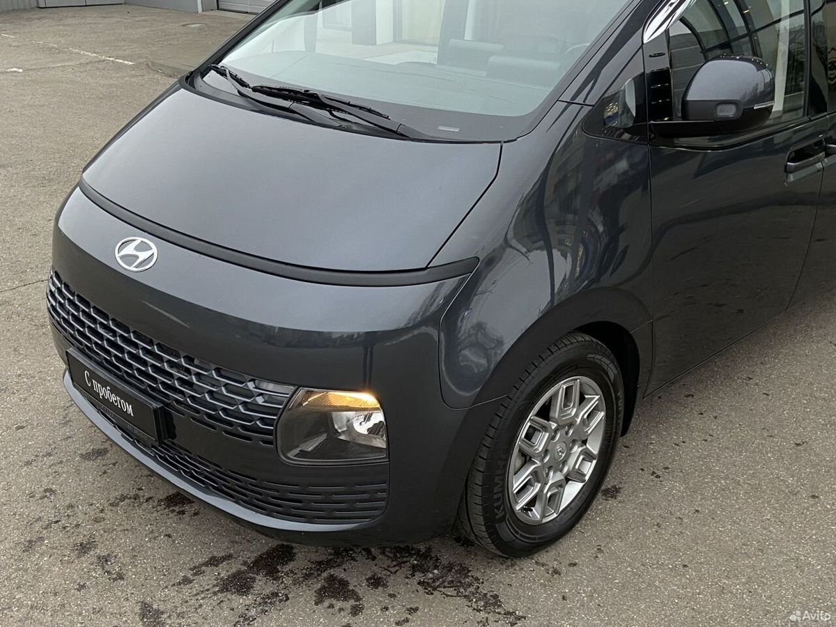 Hyundai Staria