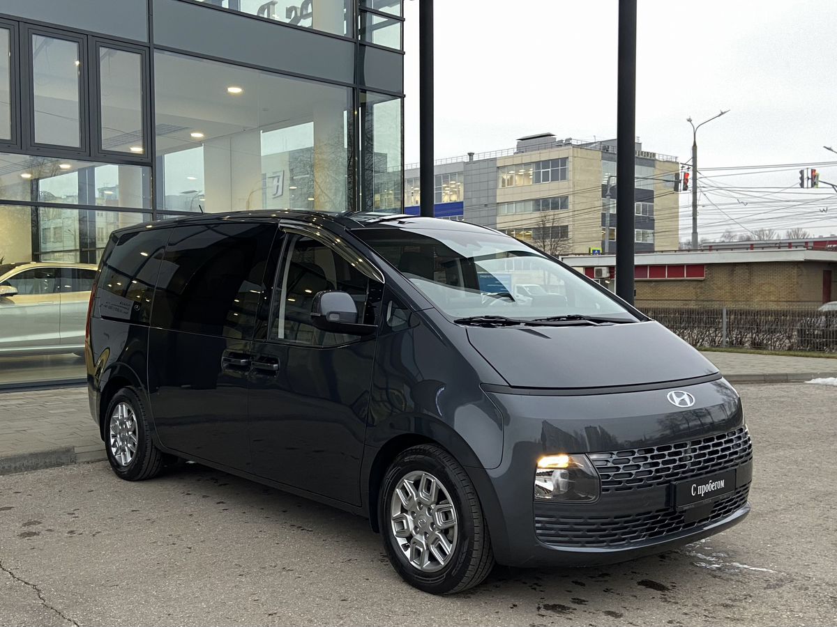Hyundai Staria