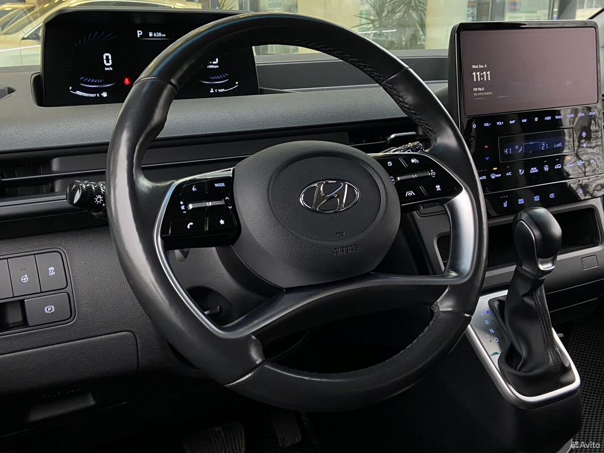 Hyundai Staria