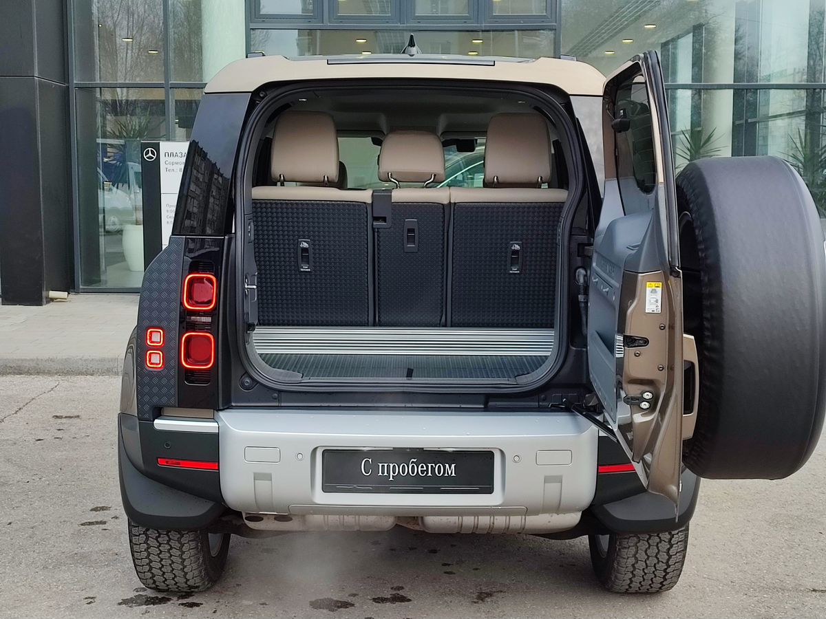 Land Rover Defender