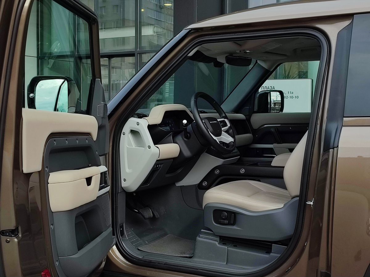 Land Rover Defender