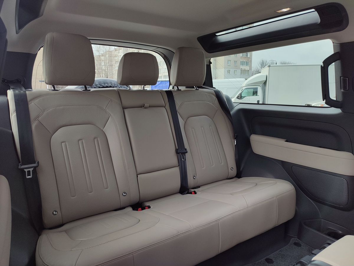 Land Rover Defender