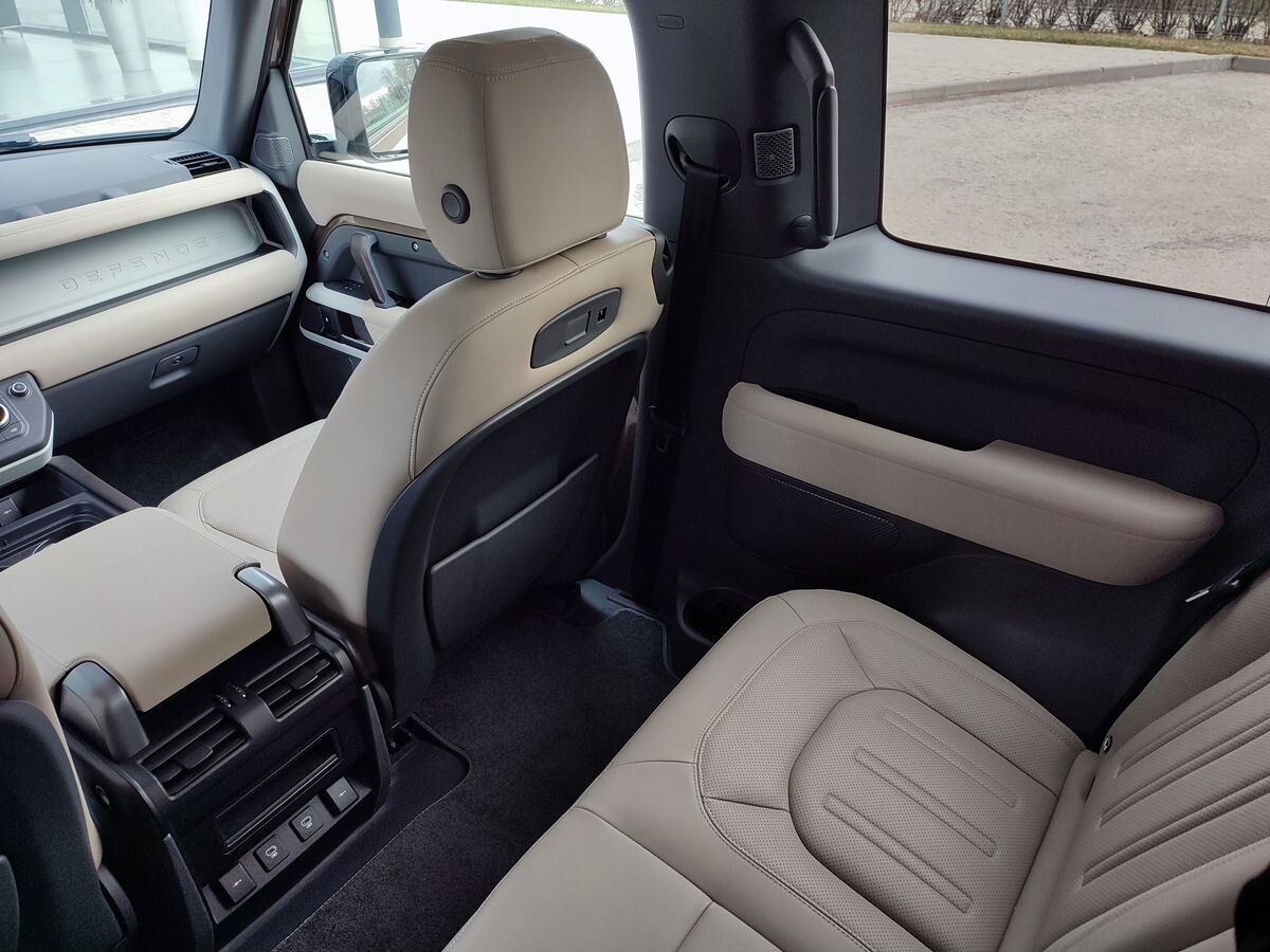 Land Rover Defender