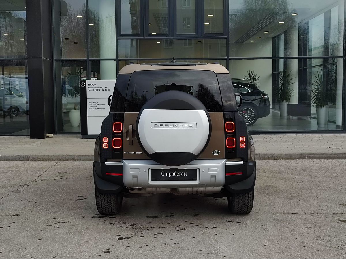 Land Rover Defender
