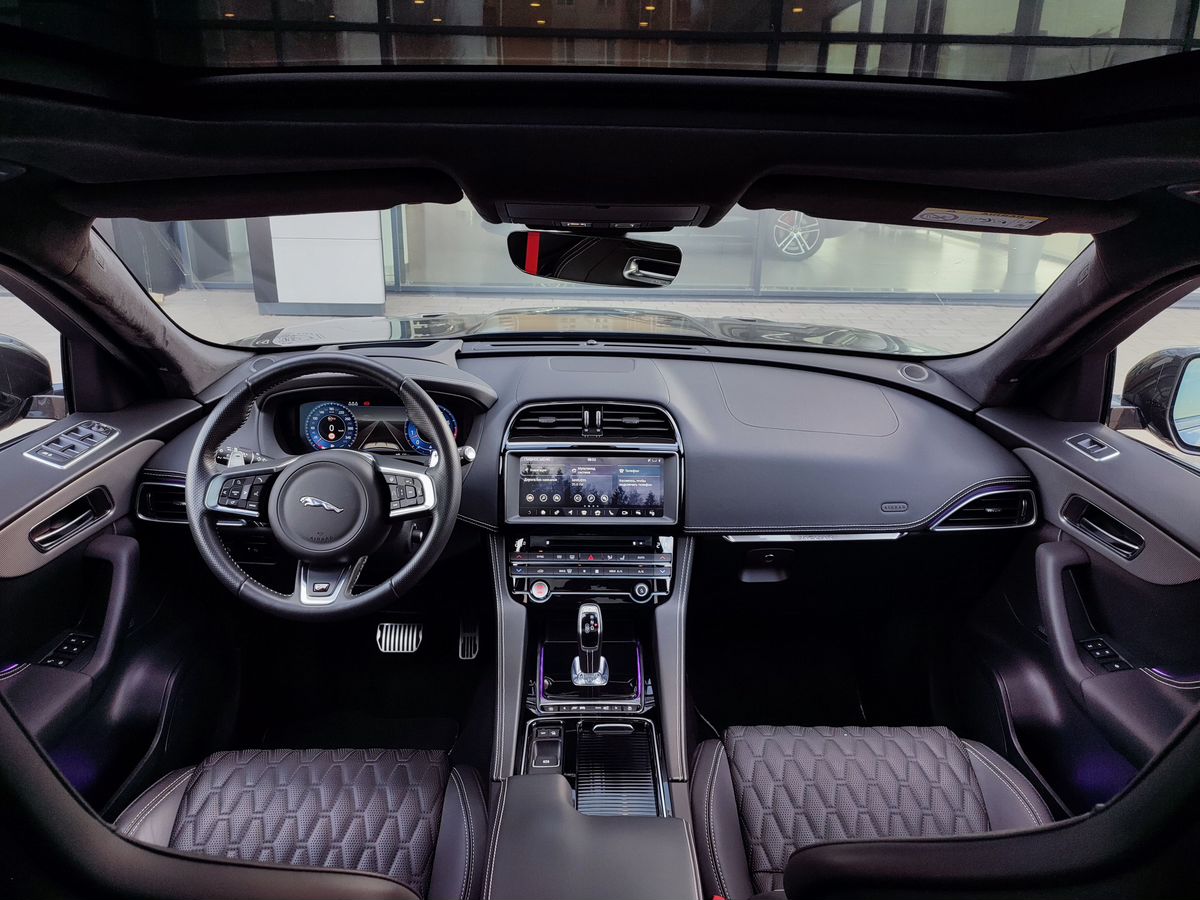 Jaguar F-Pace