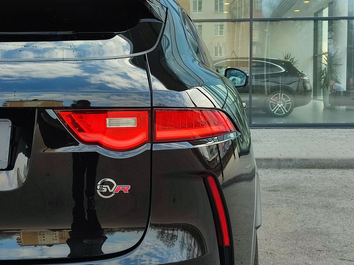 Jaguar F-Pace