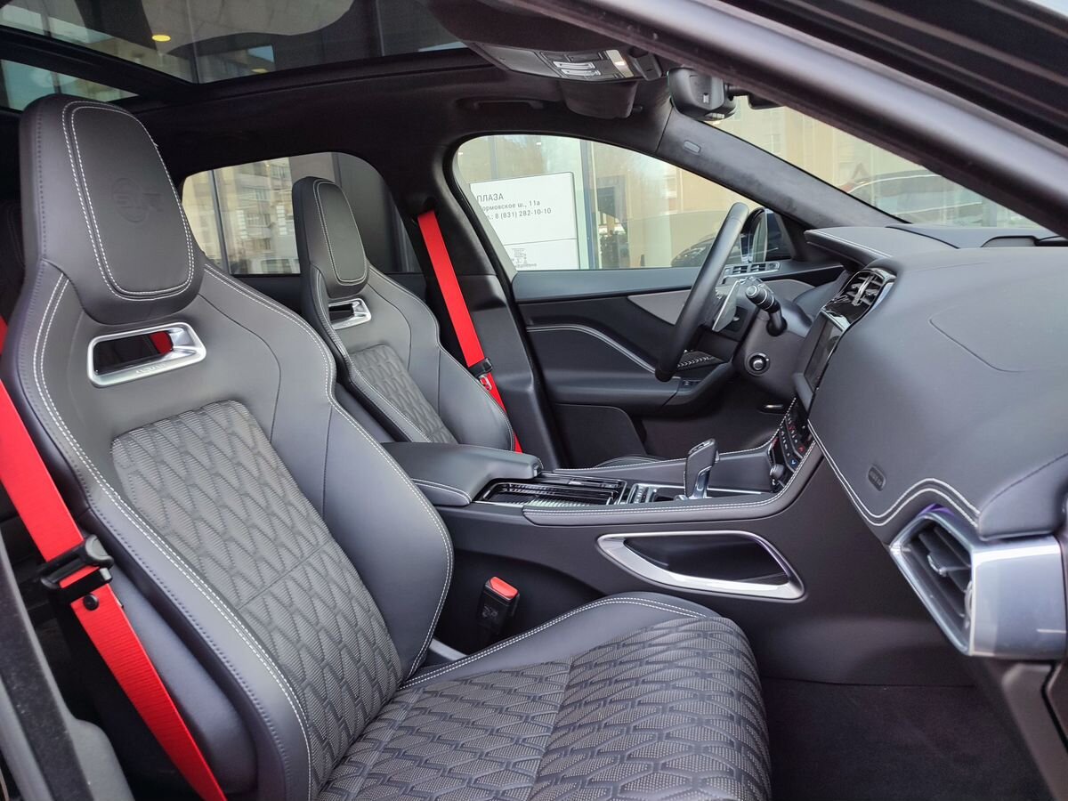 Jaguar F-Pace