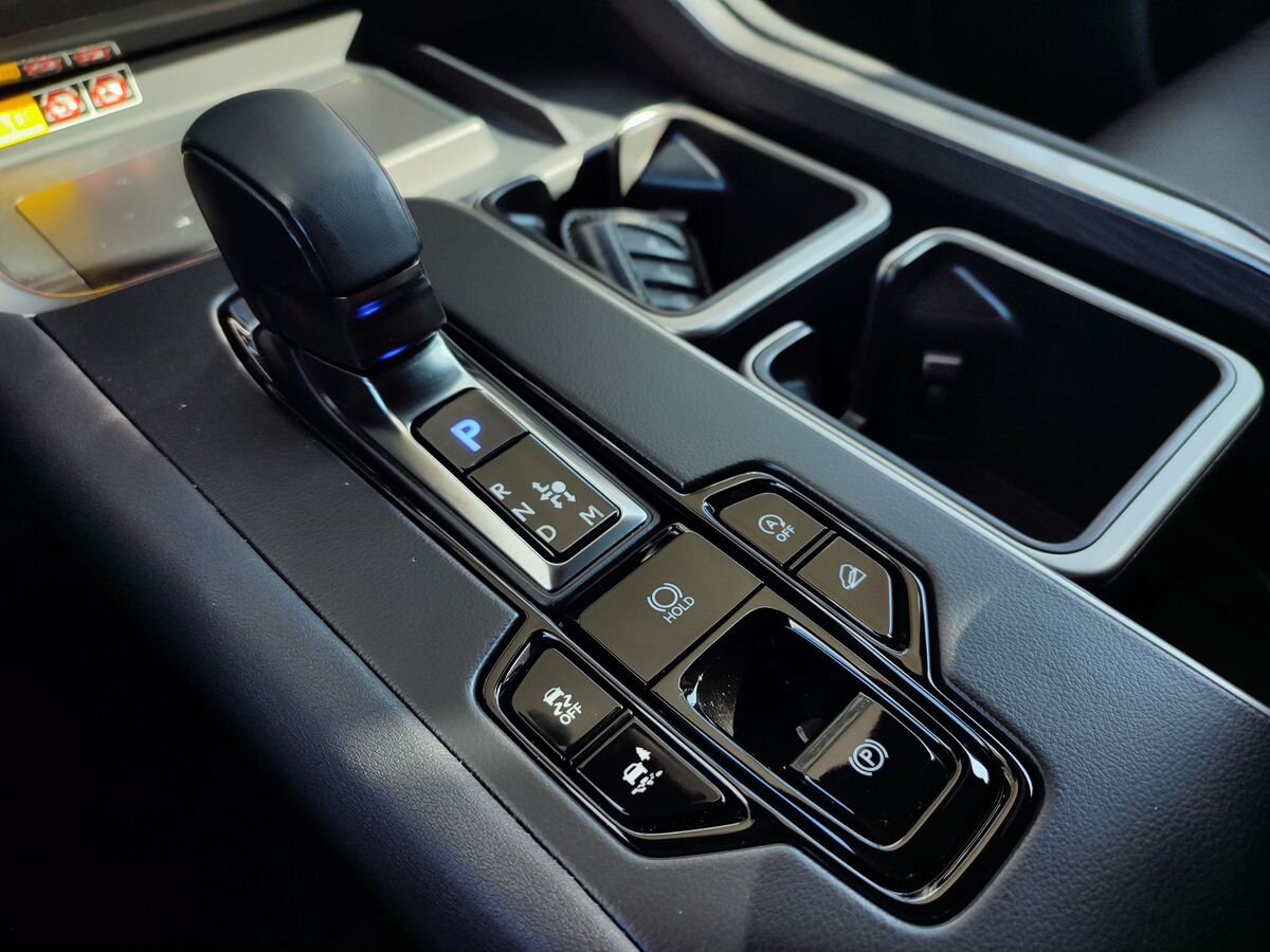 Lexus TX
