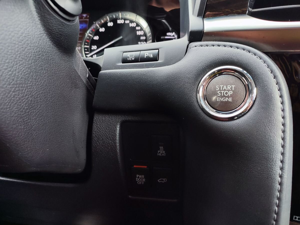 Lexus LX