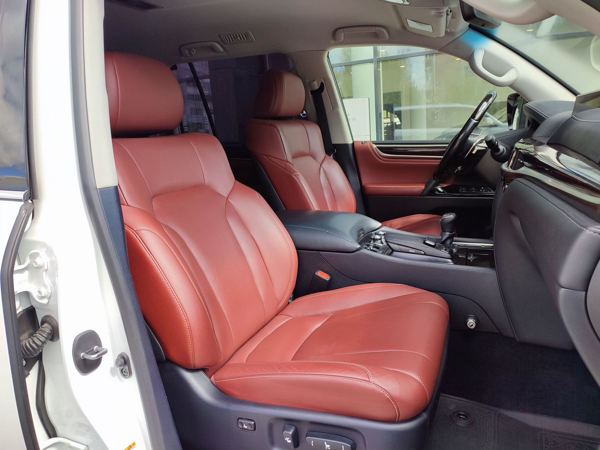 Lexus LX