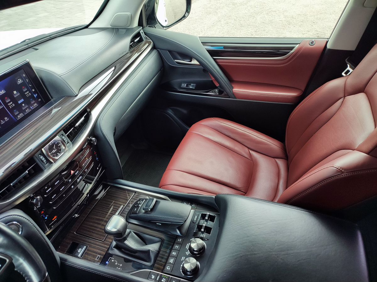 Lexus LX