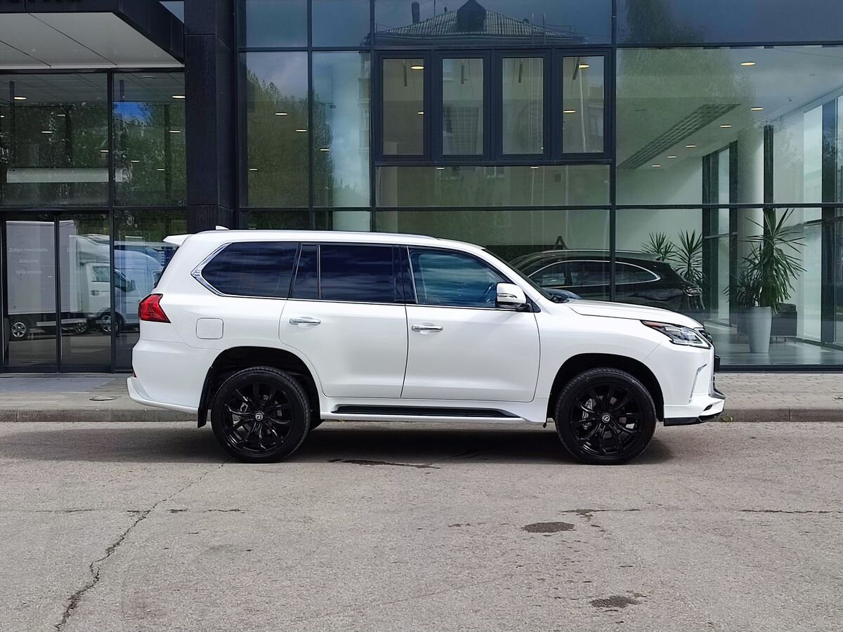 Lexus LX