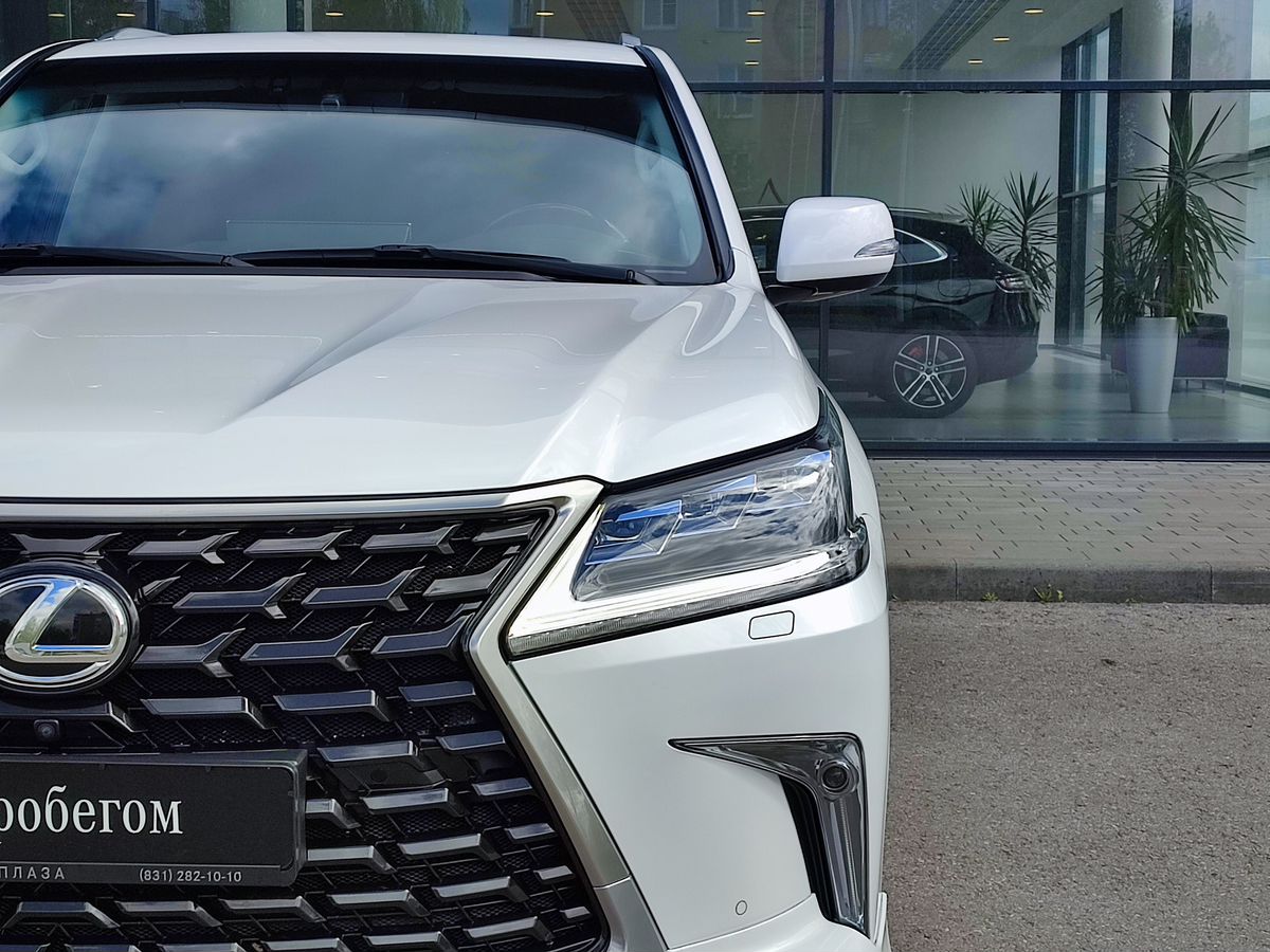 Lexus LX