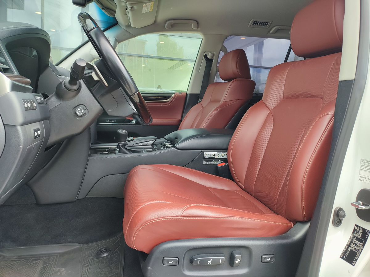 Lexus LX