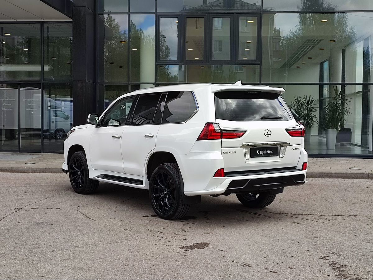 Lexus LX
