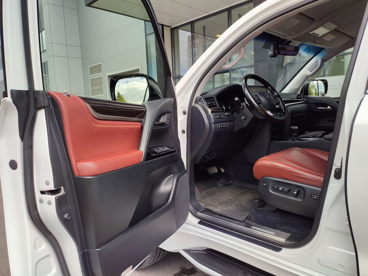 Lexus LX