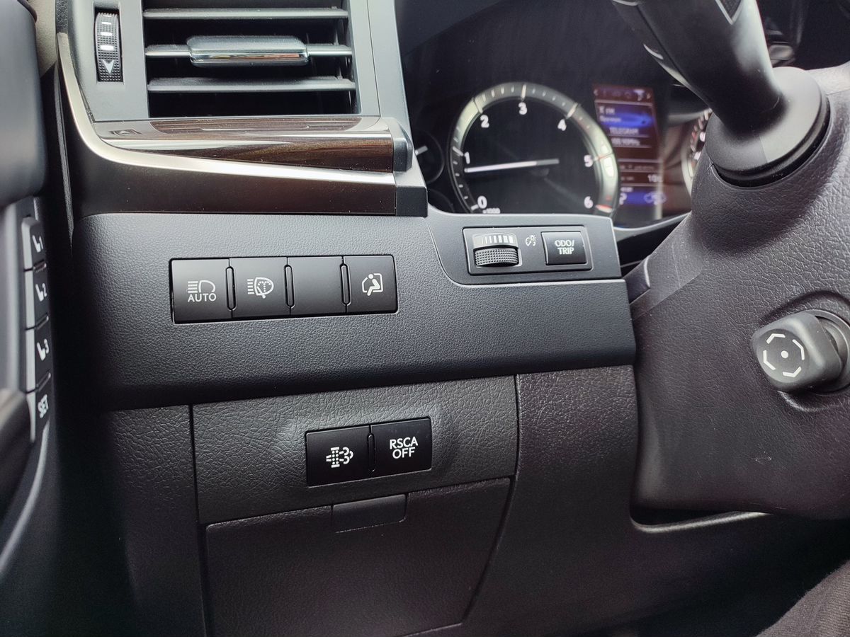 Lexus LX