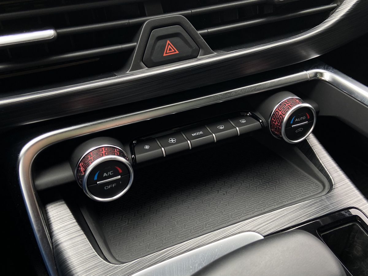 Geely Tugella