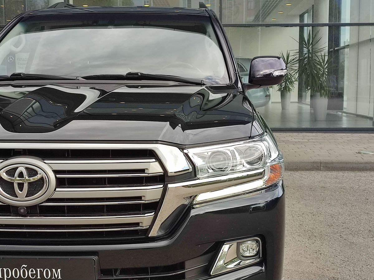 Toyota Land Cruiser