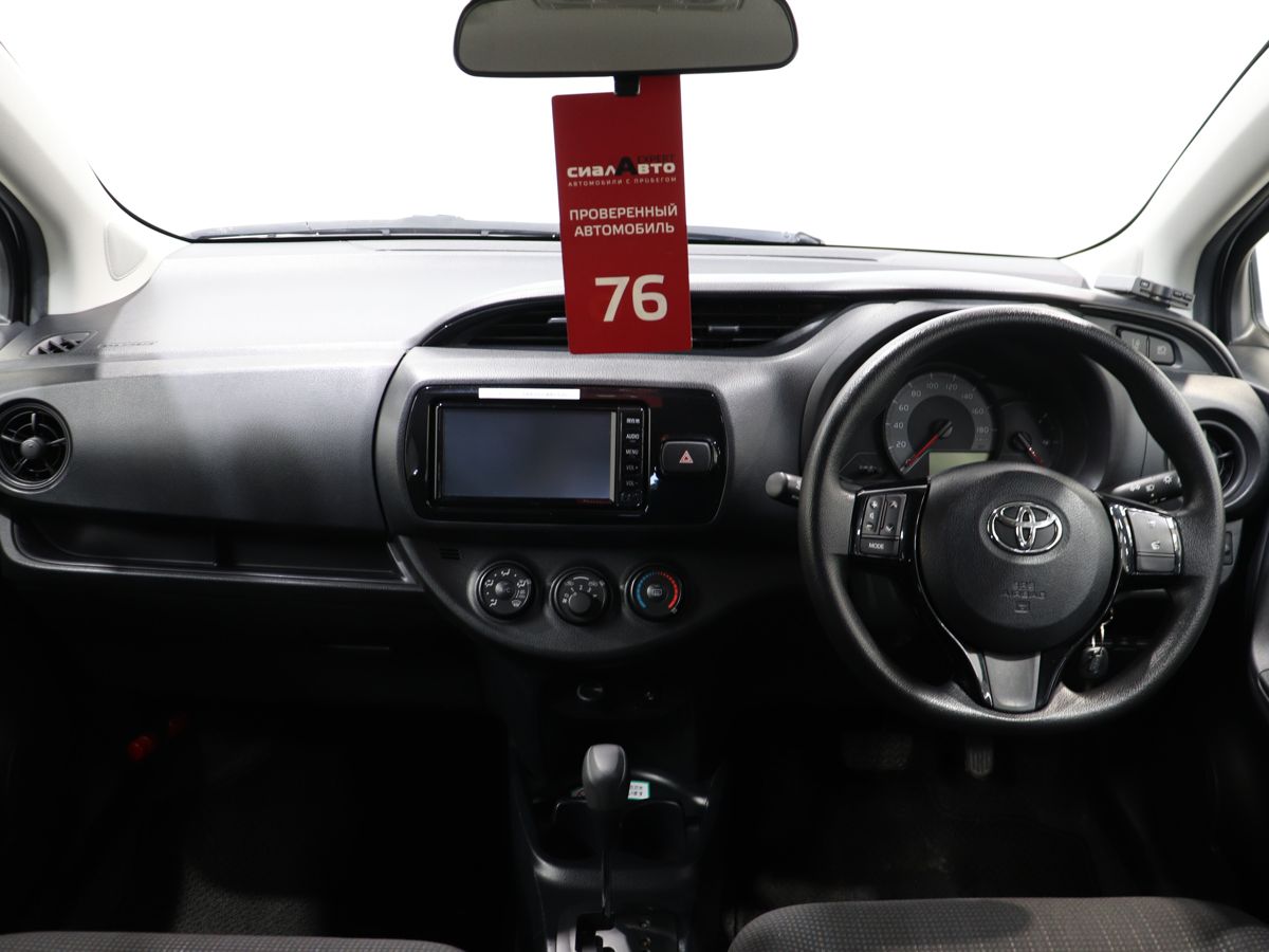 Купить б/у Toyota Vitz 2018 null г., с пробегом 76927 км в Красноярске:  цена 1120000