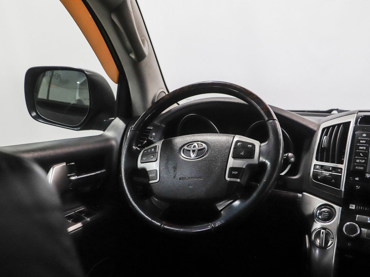 Toyota Land Cruiser 2013 16