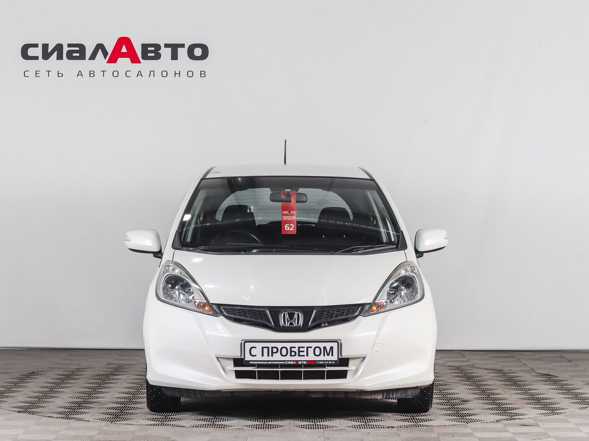 Купить б/у Honda Fit 2012 null г., с пробегом 115110 км в Красноярске: цена  930000