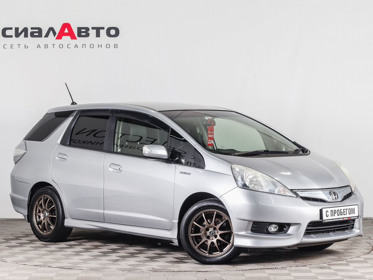 Забронировать авто Honda Fit Shuttle