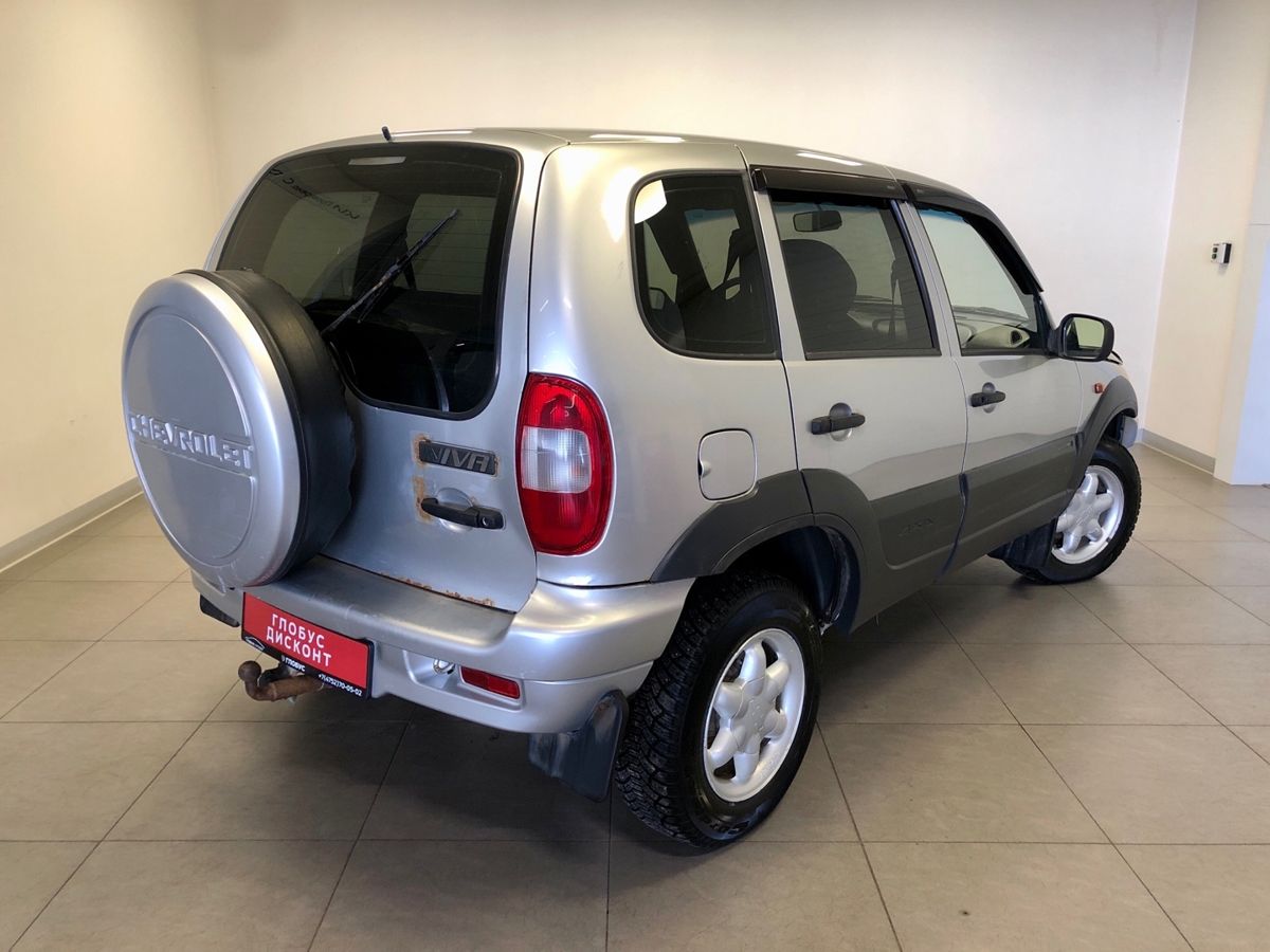 Купить б/у Chevrolet Niva I Рестайлинг 1.7 MT (80 л.с.) 4WD бензин механика в Ка