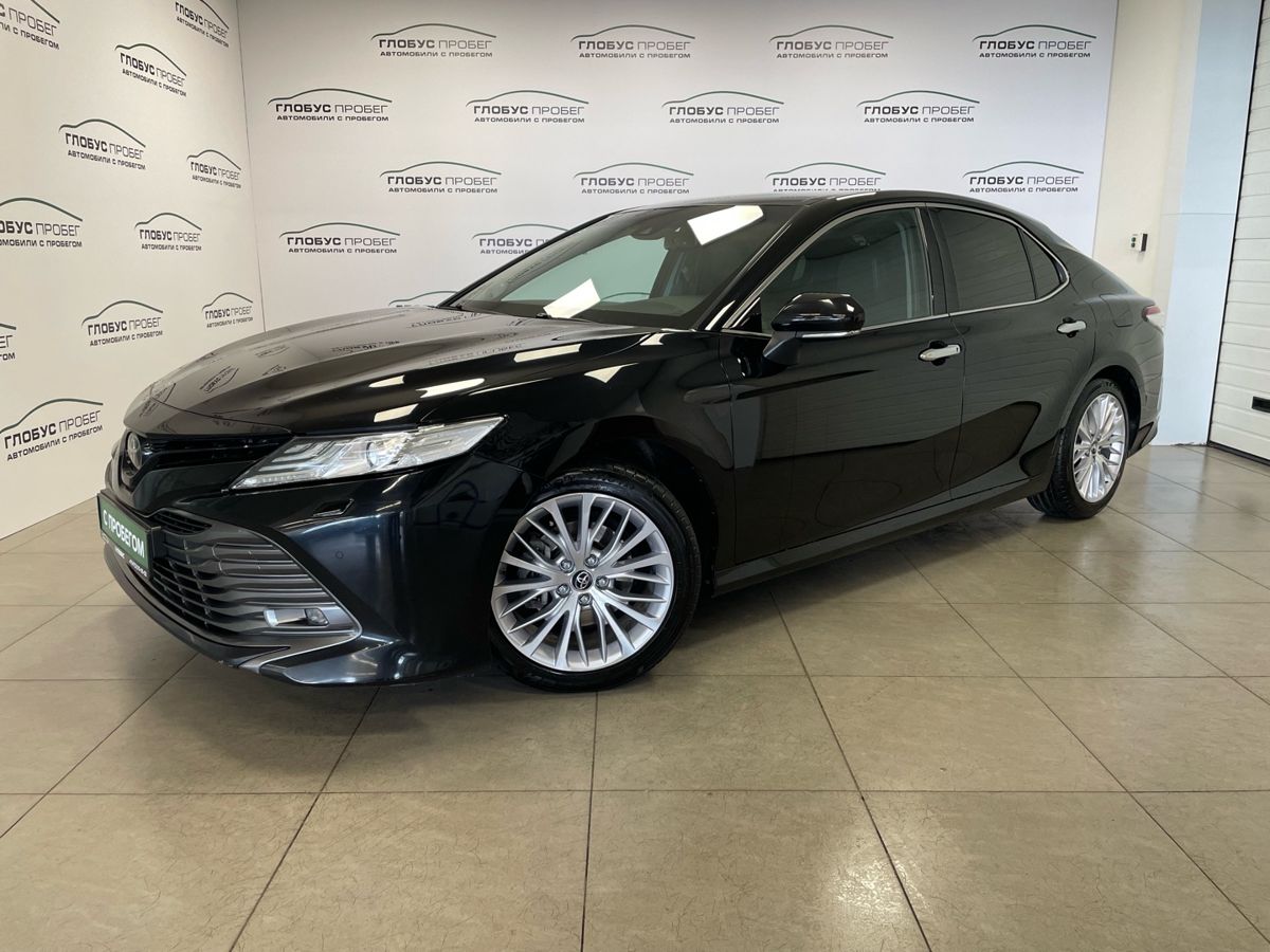Toyota Camry VIII (XV70)