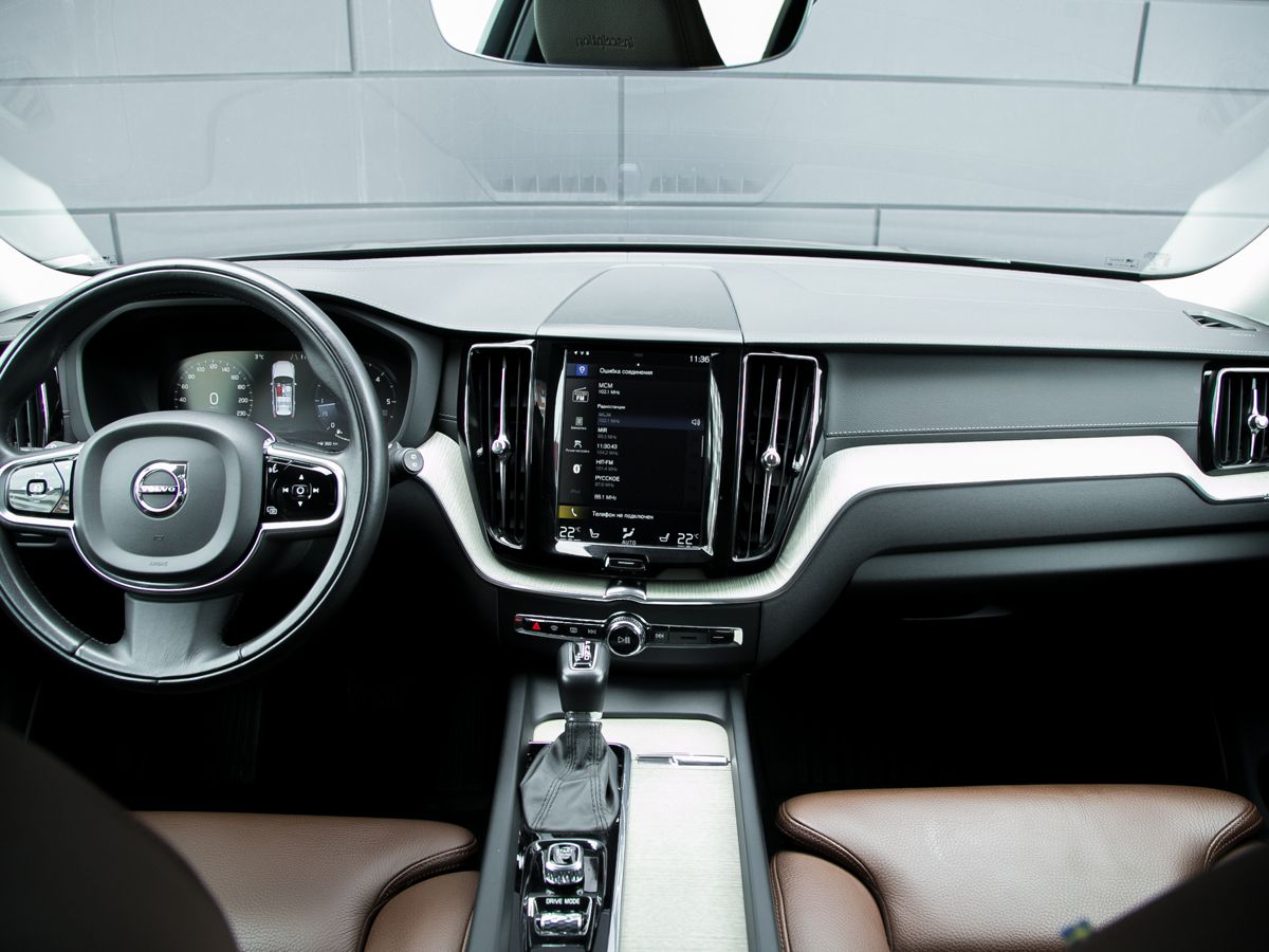 2020 Volvo XC60 II, Коричневый, 4790000 рублей - вид 13
