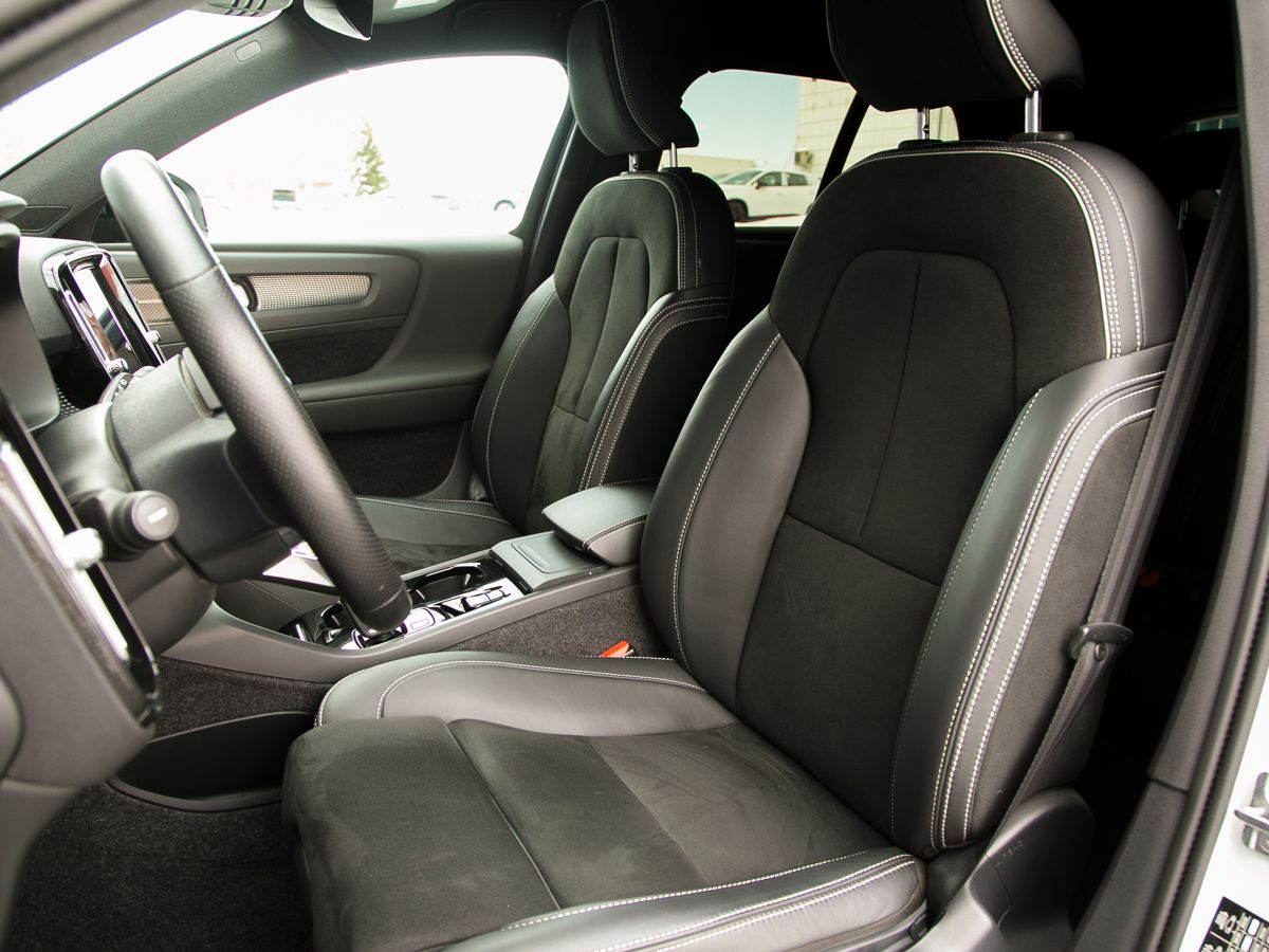 2021 Volvo XC40 I, Белый, 3995000 рублей - вид 30