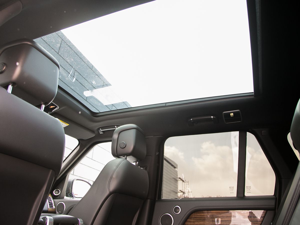 2018 Land Rover Range Rover IV Рестайлинг, Серый, 6395000 рублей - вид 35