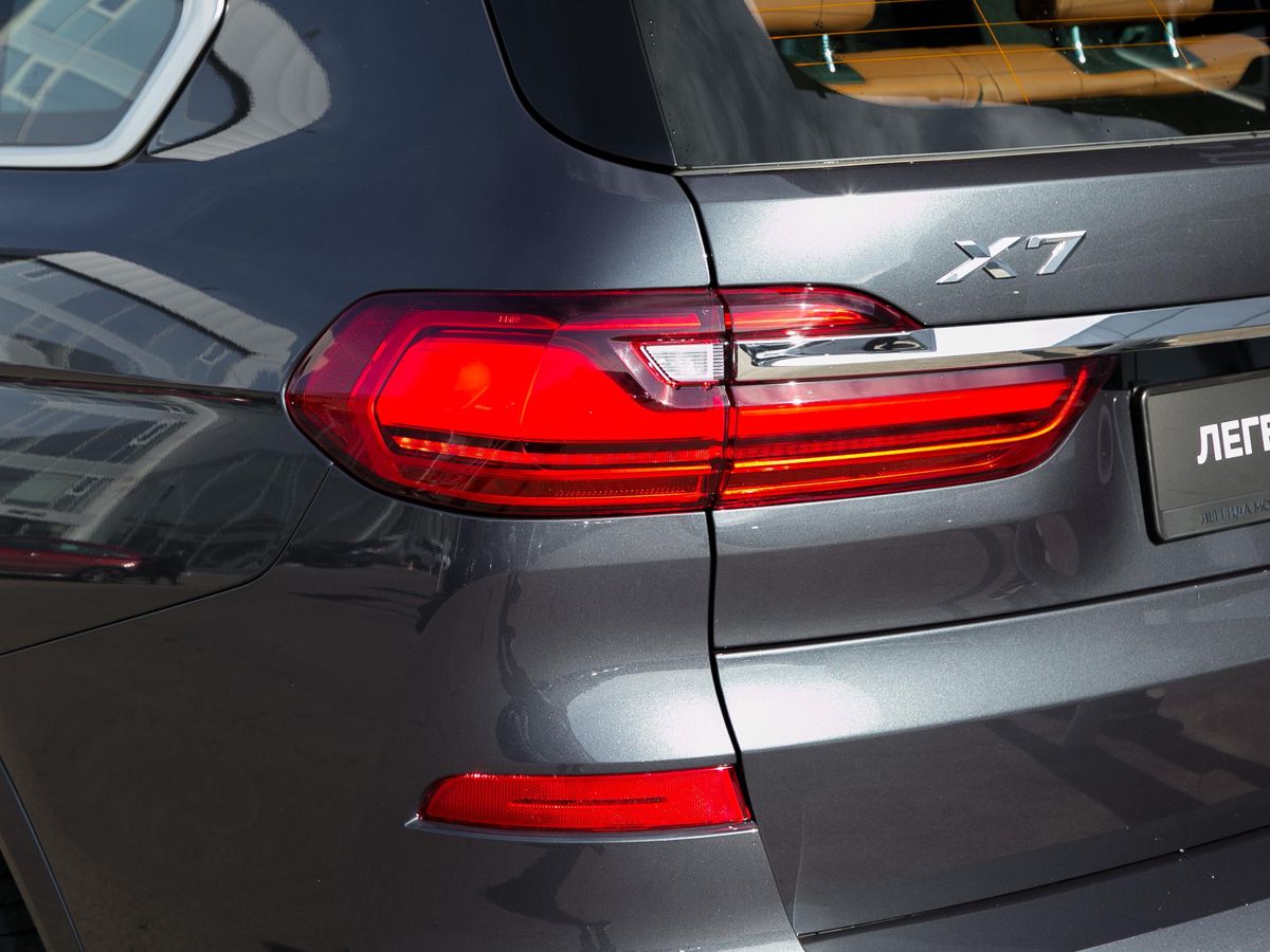 2022 BMW X7 I (G07) Рестайлинг, Серый, 12500000 рублей - вид 12