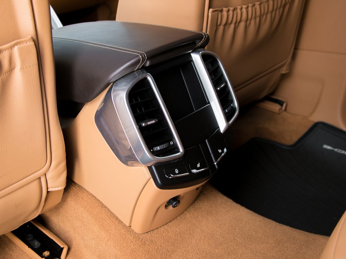 2015 Porsche Cayenne II Рестайлинг (958), Черный, 4090000 рублей - вид 35