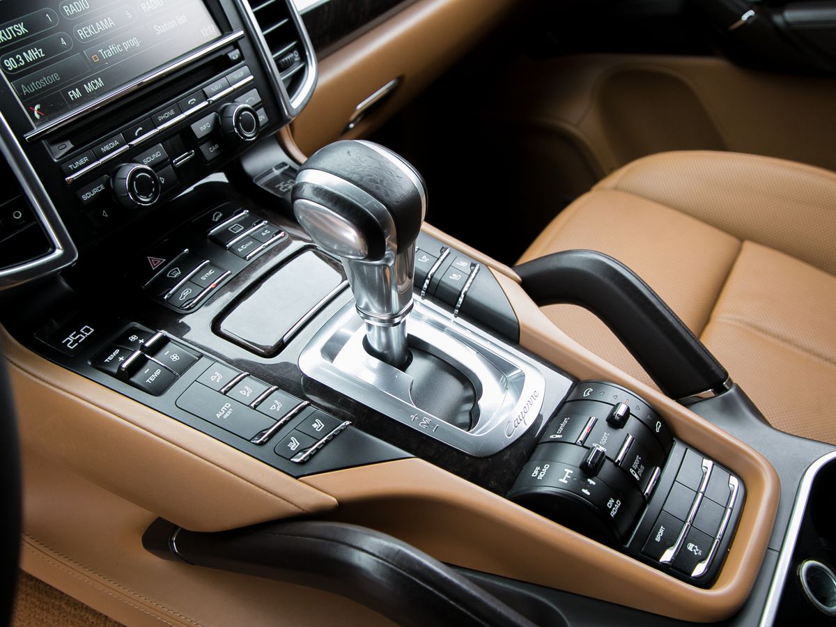 2015 Porsche Cayenne II Рестайлинг (958), Черный, 4090000 рублей - вид 30