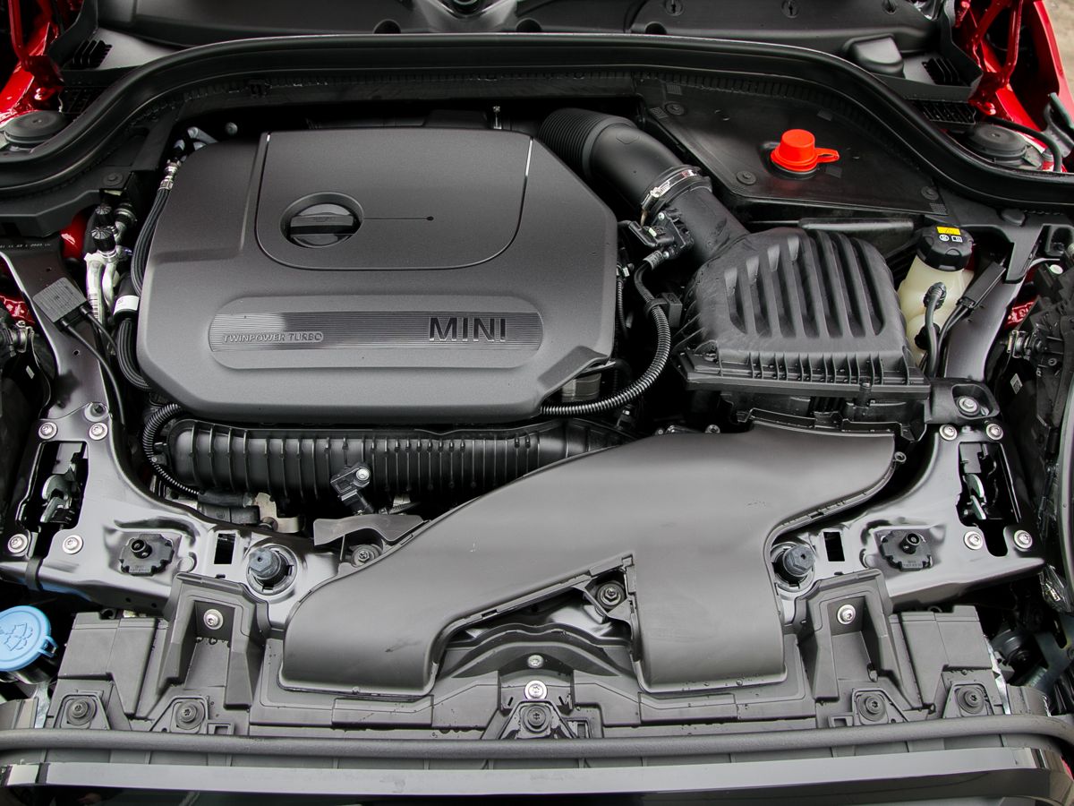 2021 MINI Hatch III (F55/F56) Рестайлинг 2, Красный, 3390000 рублей - вид 38