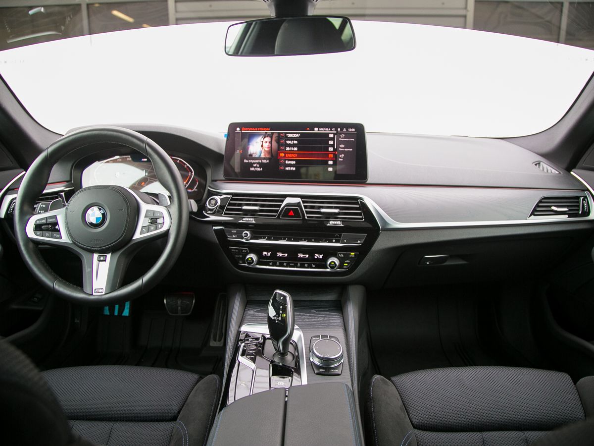 2021 BMW 5 серии VII (G30/G31) Рестайлинг, Серый, 4790000 рублей - вид 11