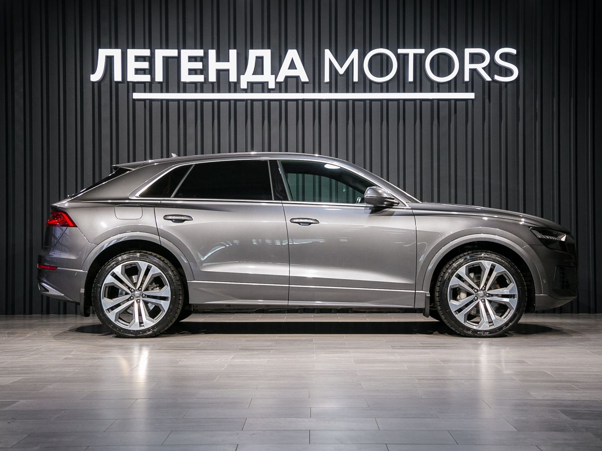 2018 Audi Q8 , Серый, 7100000 рублей - вид 3
