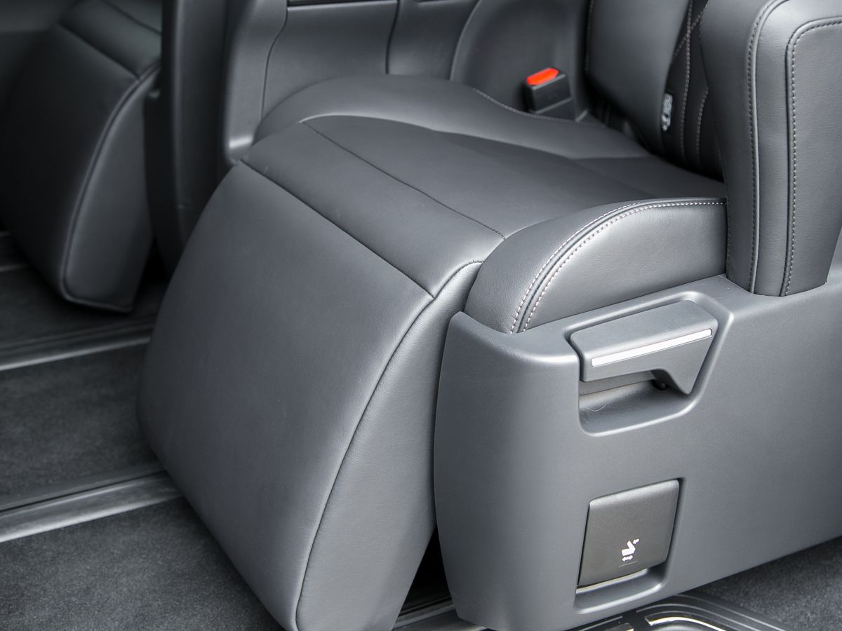 2022 Toyota Granvia II, Черный, 8000000 рублей - вид 27