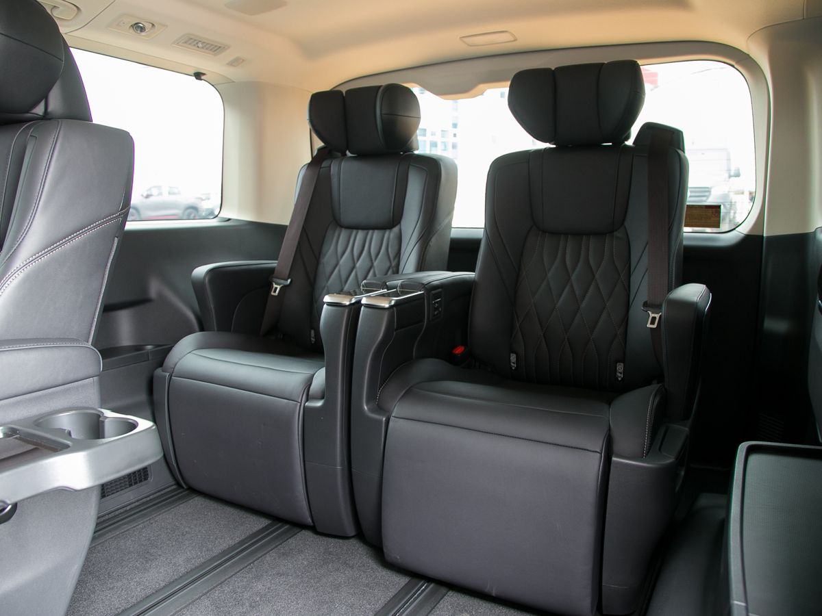 2022 Toyota Granvia II, Черный, 8000000 рублей - вид 28
