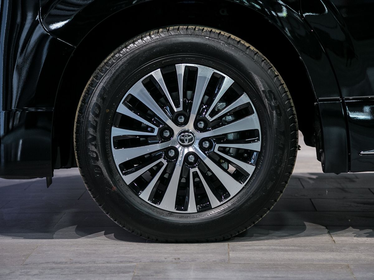 2022 Toyota Granvia II, Черный, 8000000 рублей - вид 7
